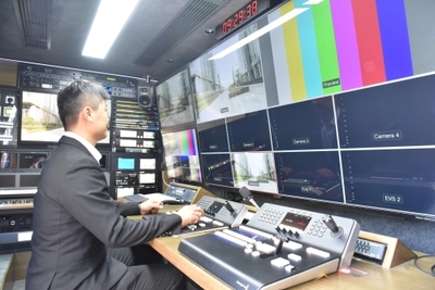 煙臺(tái)經(jīng)濟(jì)技術(shù)開發(fā)區(qū) 全國(guó)首臺(tái)8K小型轉(zhuǎn)播車亮相，‘8K+5G’技術(shù)讓現(xiàn)場(chǎng)近在咫尺